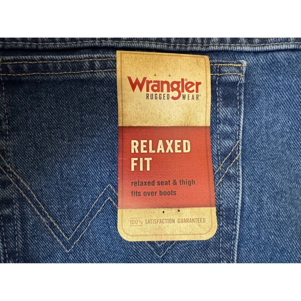 Wrangler Rugged Wear Relaxed Fit Jeans Men's 44x32 Blue Straight Leg Denim - Picture 5 of 6